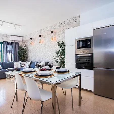 Casa Evelyn Piscina Climatizada Nyaraló