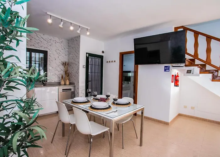 Casa Evelyn Piscina Climatizada * Playa Blanca