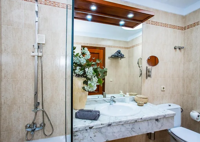 Casa Evelyn Piscina Climatizada Nyaraló *