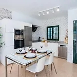 Casa Evelyn Piscina Climatizada 펜션
