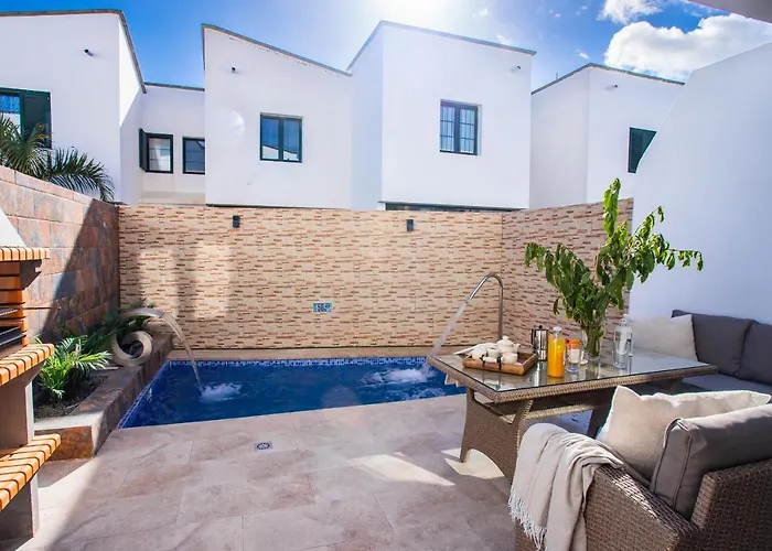 בית נופש Casa Evelyn Piscina Climatizada *