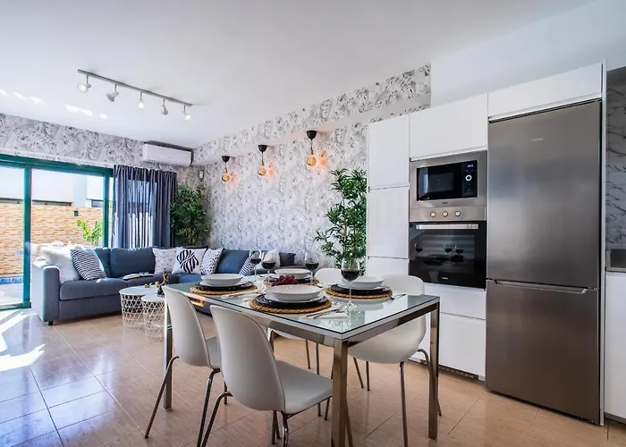 בית נופש Casa Evelyn Piscina Climatizada