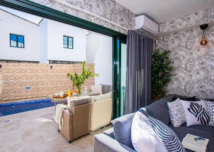 בית נופש Casa Evelyn Piscina Climatizada *